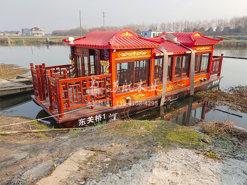 中國風精致畫舫游船 雕刻龍柱彩繪木頭船